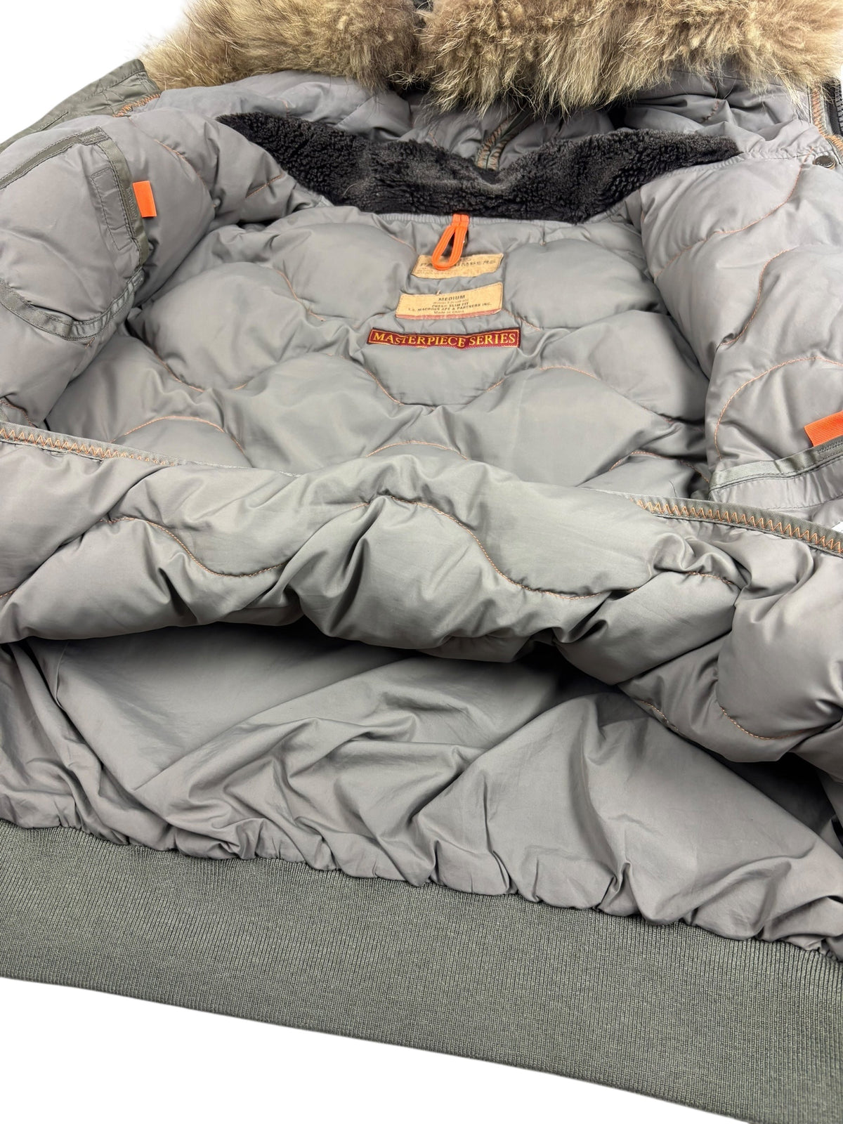 Doudoune Parajumpers kaki taille M - Logo et étiquette