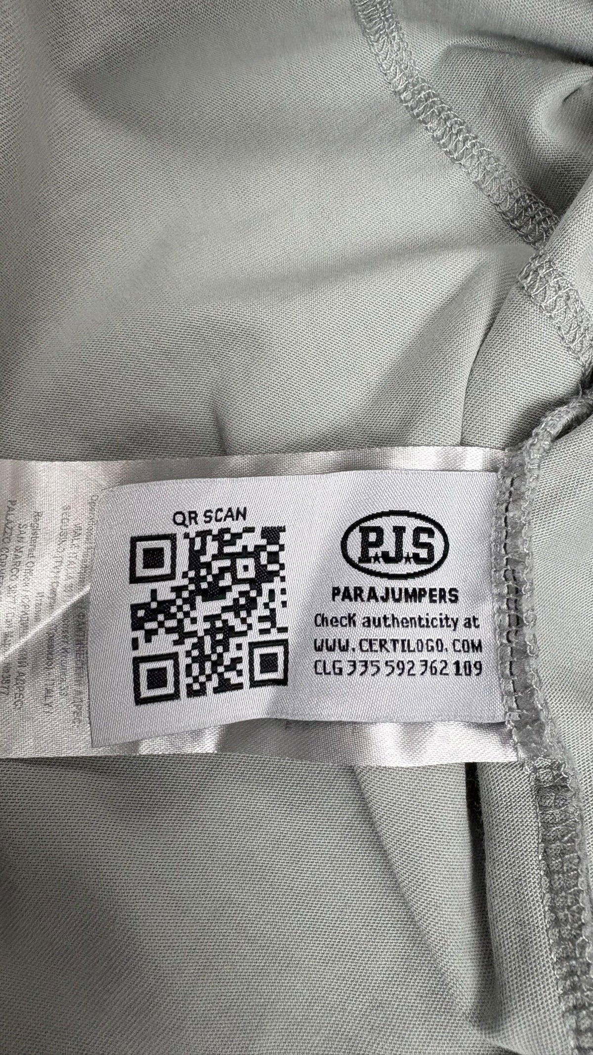 Veste Parajumpers gris taille L - Logo et étiquette