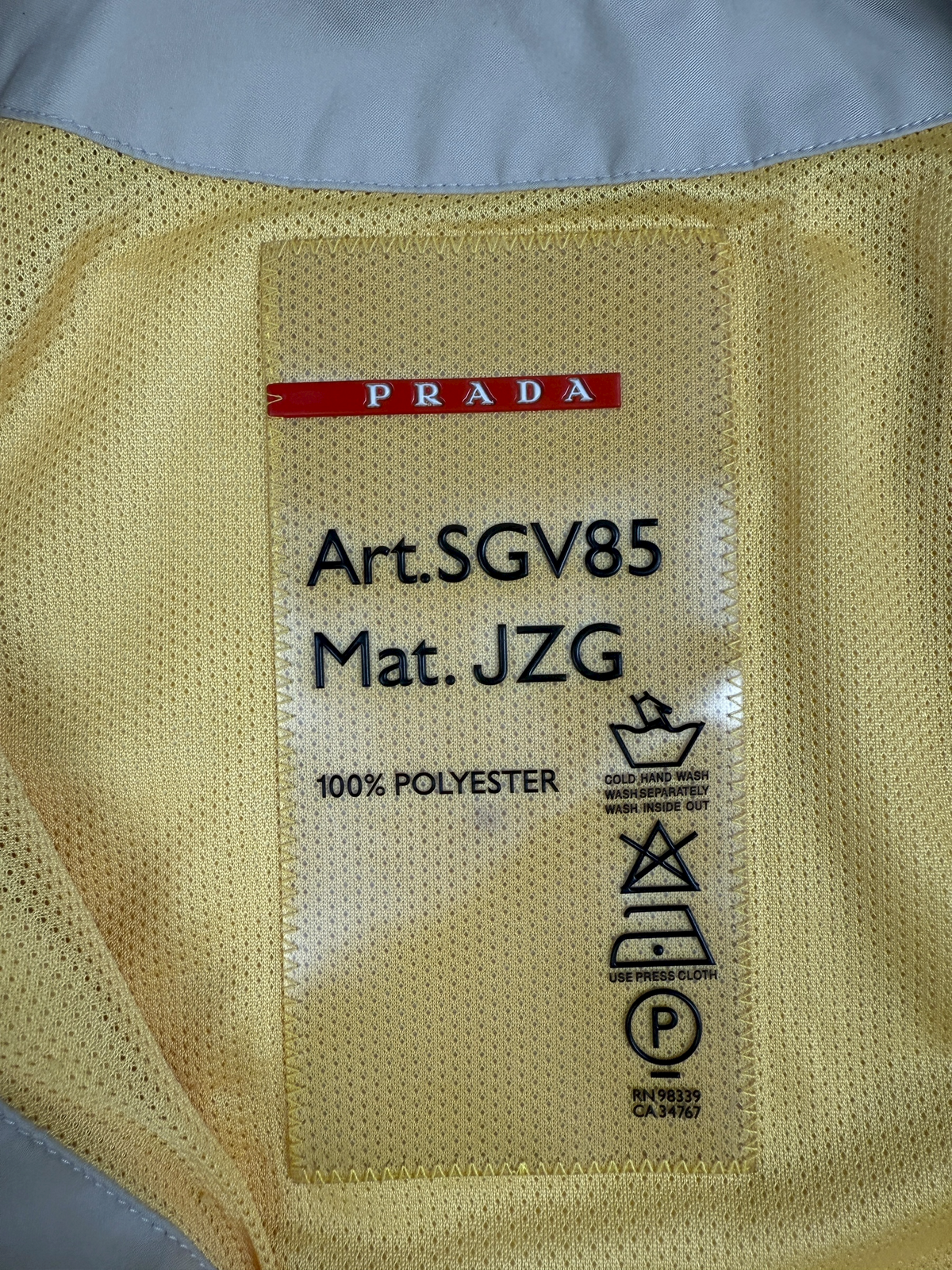 Veste PRADA crème taille 50 - Logo et étiquette