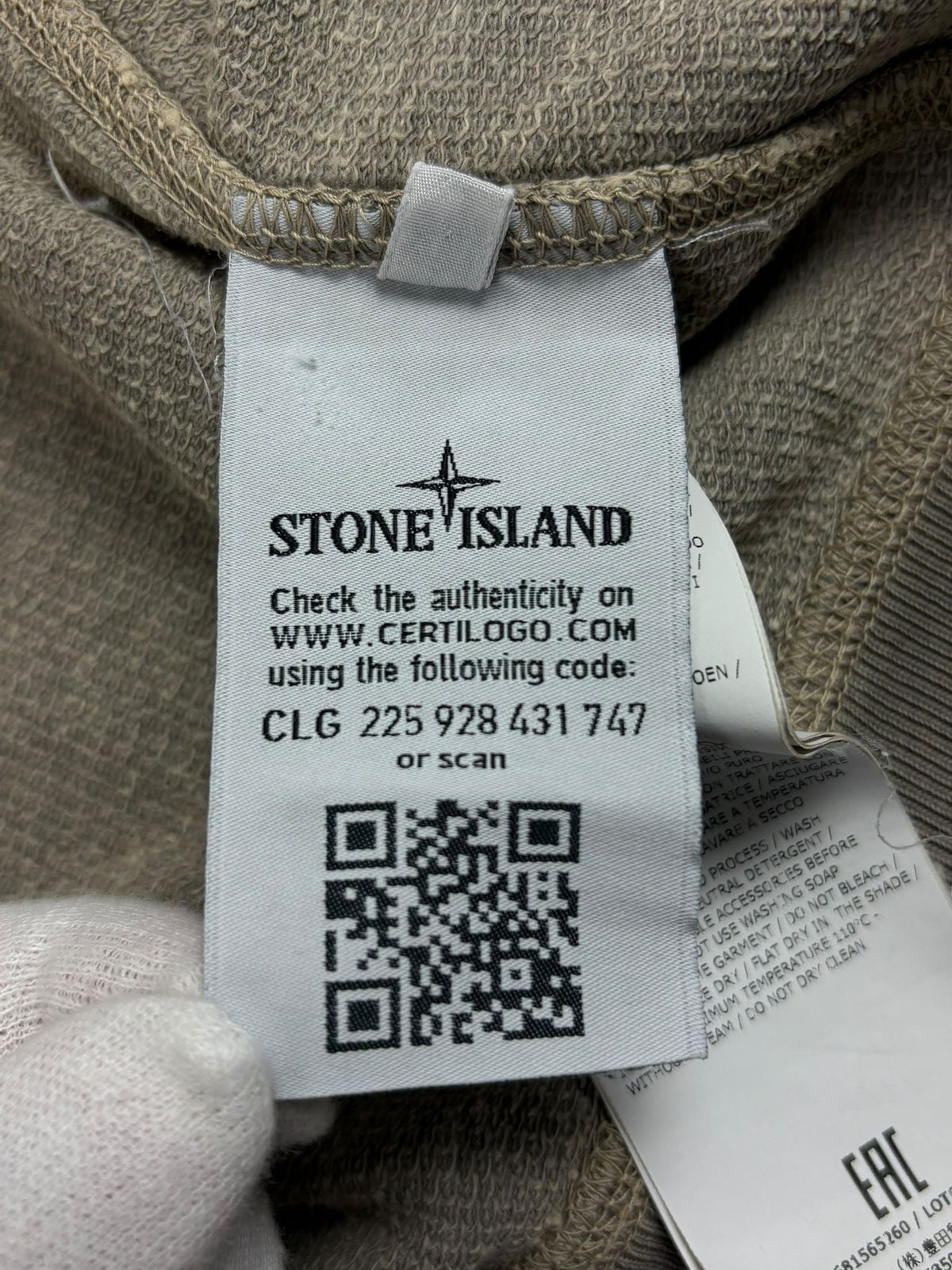 Gilet Stone Island gris taille M - Logo et étiquette