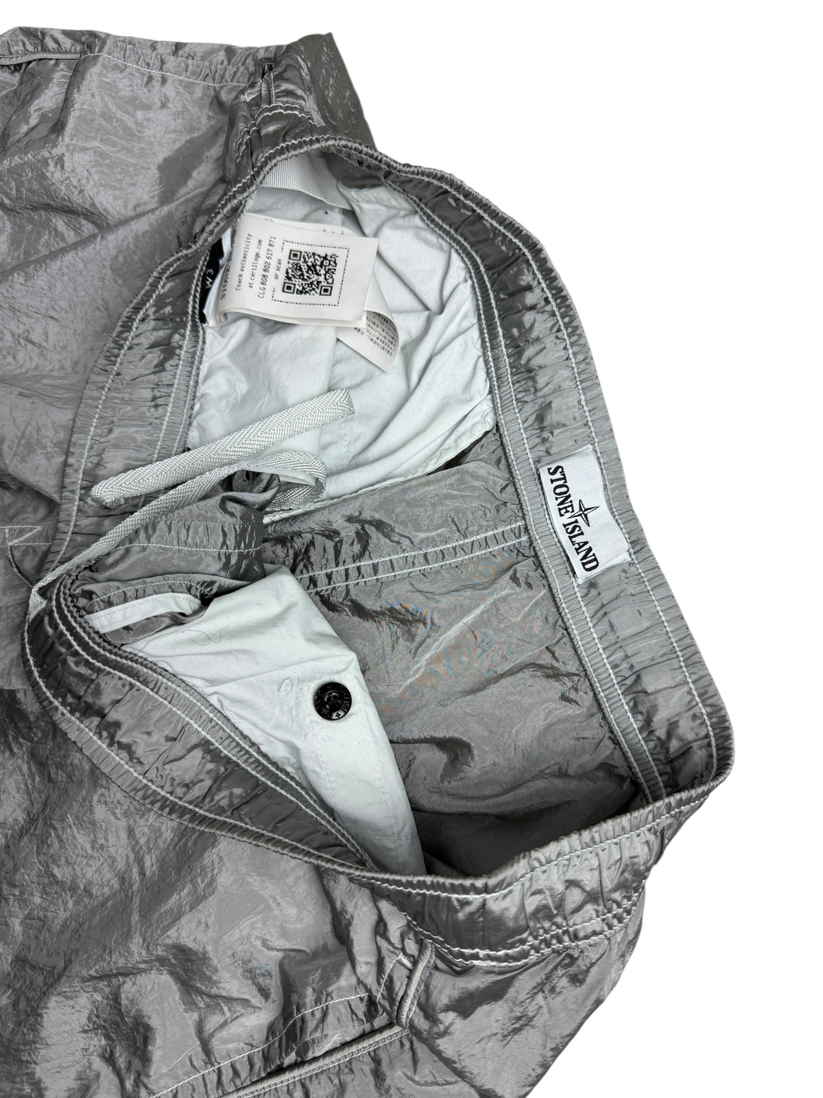 Pantalon Stone Island gris métallisé taille PANTALON W34 - Détail