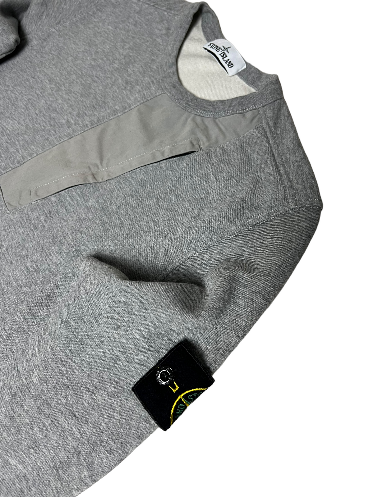 Pull Stone Island gris taille S - Logo et étiquette