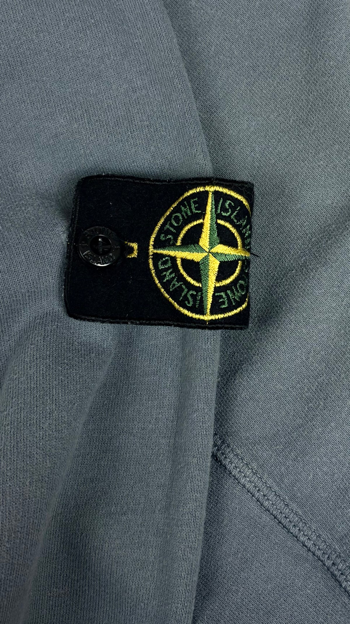 Sweat-shirt Stone Island bleu gris taille S, détail étiquette — vue 4