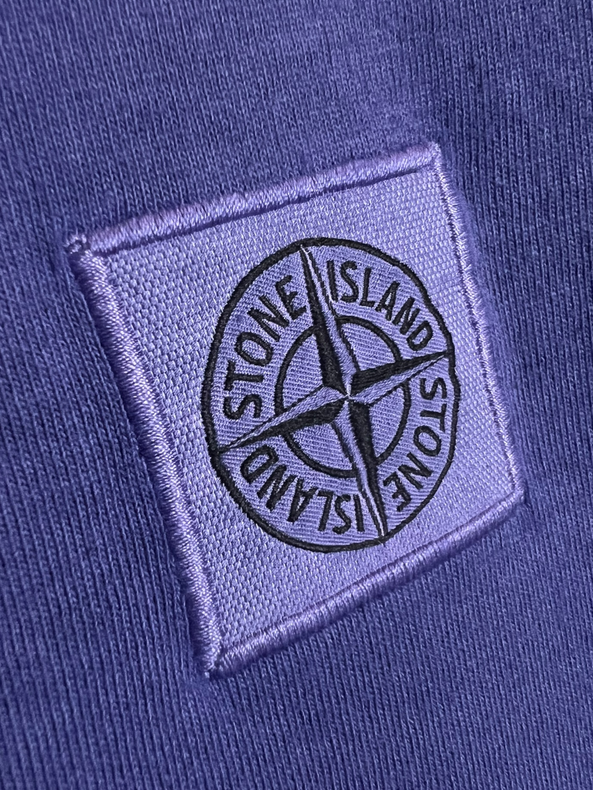 Veste Stone Island violet taille M - Logo et étiquette